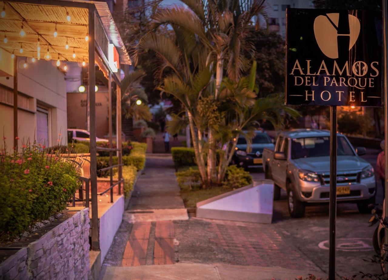 Hotel Alamos Del Parque Перейра Екстериор снимка